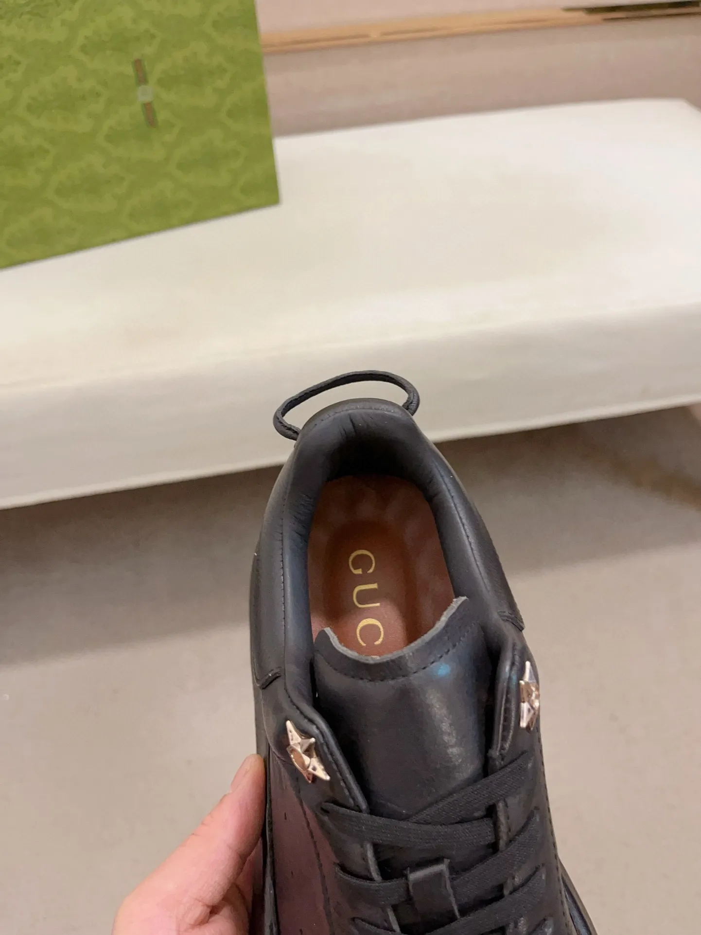 Men's shoes 💰: 680💰 Gucci (Gucci) new men's shoes, sold simultaneously on the official website, made from original orders, uppers made of first-layer cowhide, purely handmade craftsmanship 🌈 High-end first-layer genuine leather lining, original non-slip and wear-resistant outsole, fashionable and versatile, standard size .37-44. Can be customized 45-46